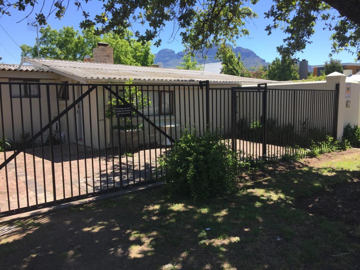 Just A Bed Apartamento Stellenbosch Exterior foto