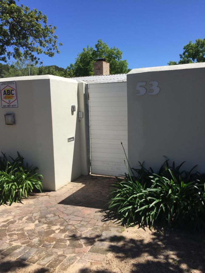 Just A Bed Apartamento Stellenbosch Exterior foto